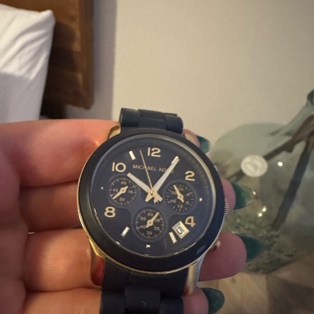 Women’s Michael Kors watch!